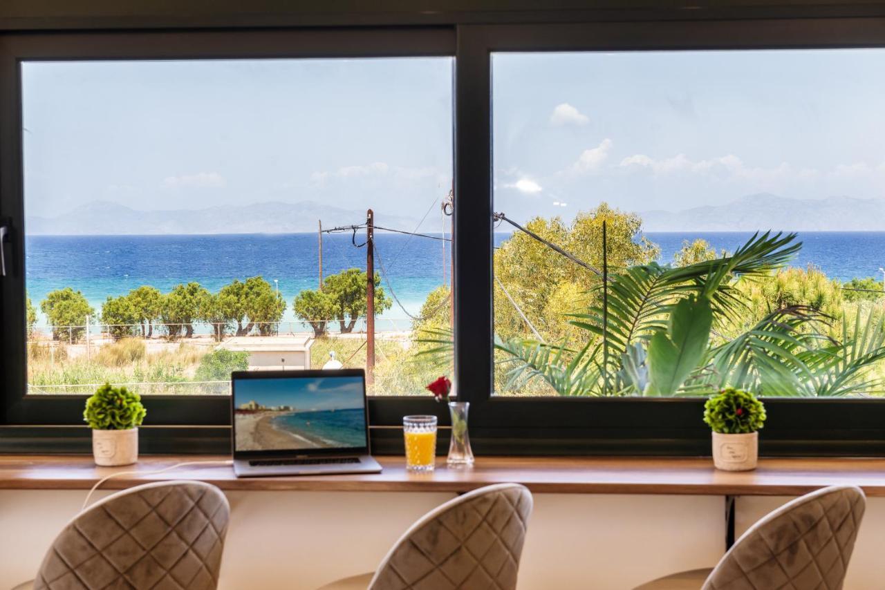 Odyssea Top View & Hot Jacuzzi Front Beach Kremastí 外观 照片