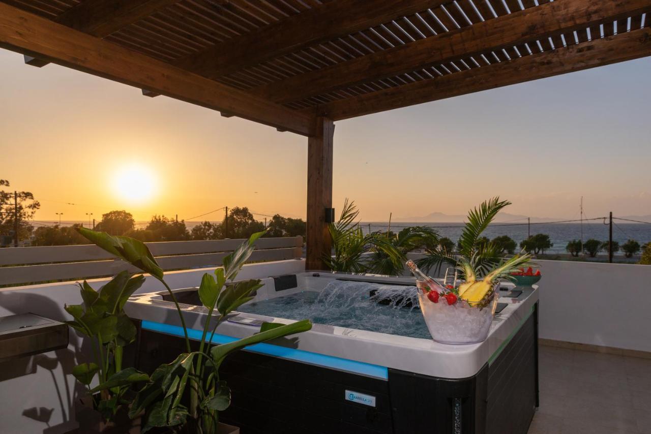 Odyssea Top View & Hot Jacuzzi Front Beach Kremastí 外观 照片