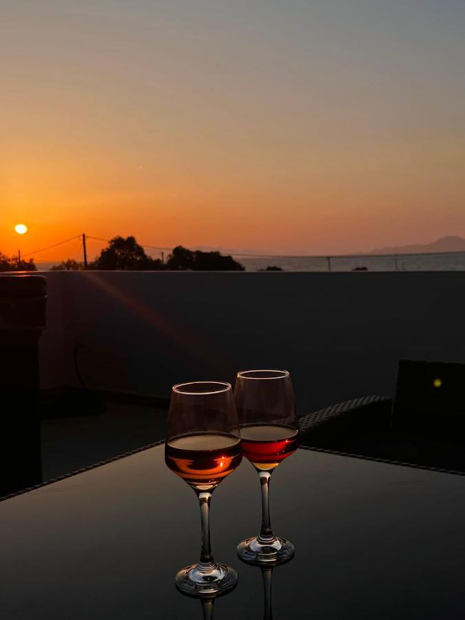 Odyssea Top View & Hot Jacuzzi Front Beach Kremastí 外观 照片