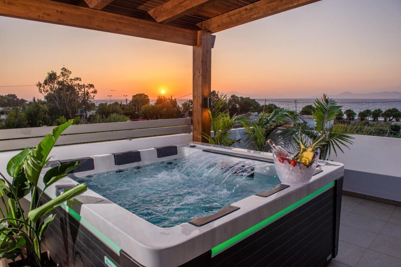 Odyssea Top View & Hot Jacuzzi Front Beach Kremastí 外观 照片